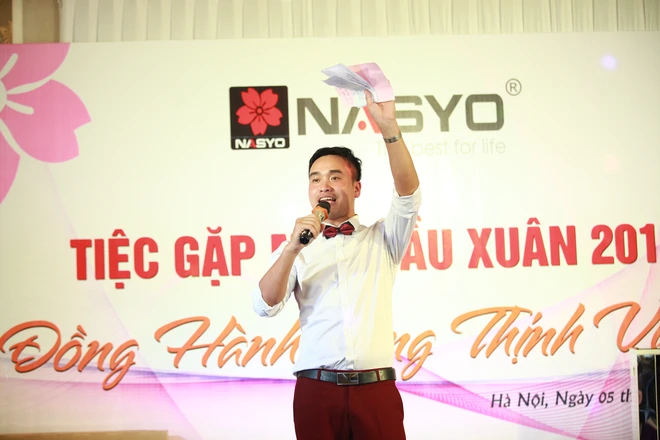 Kenh14.vn – Cư dân mạng thích thú với MC hài hước